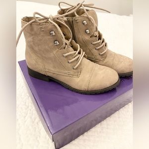 NIB Women’s Boots